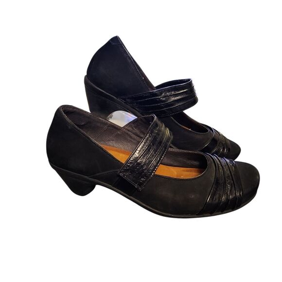 Naot Attitude Shoes Womens SZ 40 Black Suede Leather Mary Jane Heels Rockabilly - Picture 1 of 5